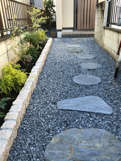 玄関アプローチ